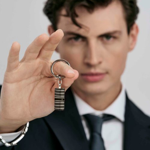 Nomination férfi Nemes acél bordázott fekete kulcstartó gyémánttal 028335-037